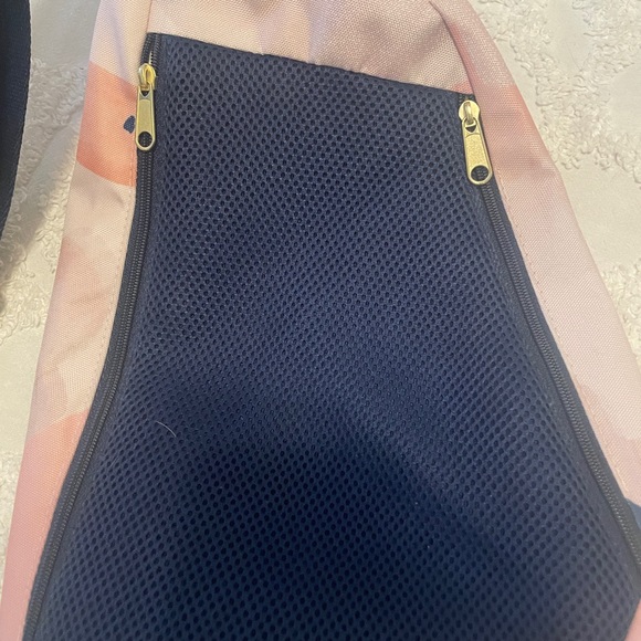 Logan and lenora sling back bag - Picture 4 of 5